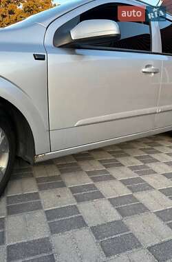 Універсал Opel Astra 2006 в 