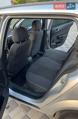 Універсал Opel Astra 2006 в 