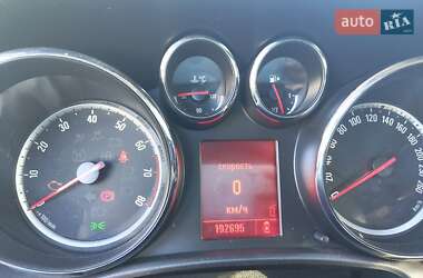 Универсал Opel Astra 2011 в 