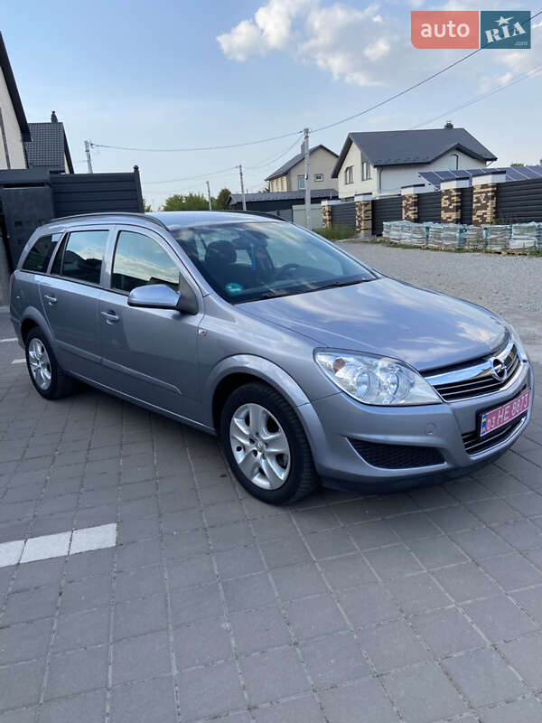 Универсал Opel Astra 2008 в Белой Церкви