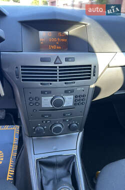 Универсал Opel Astra 2006 в 