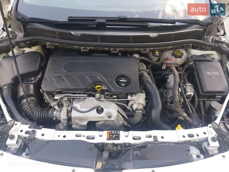 Универсал Opel Astra 2018 в Золочеве