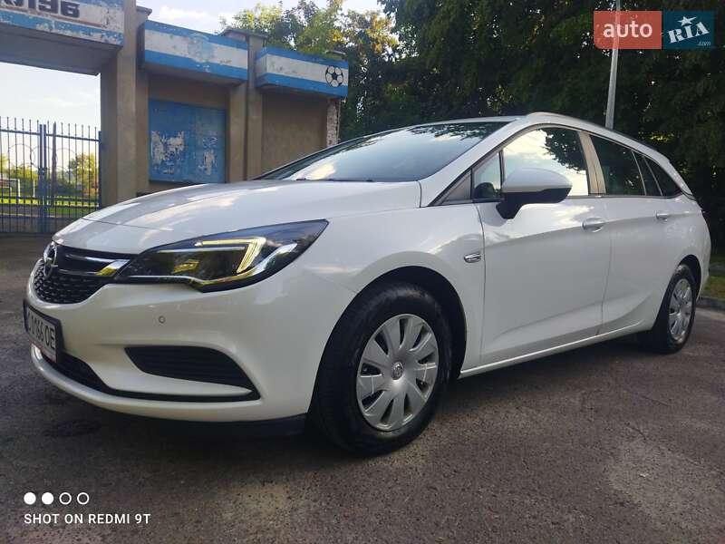 Универсал Opel Astra 2018 в Золочеве
