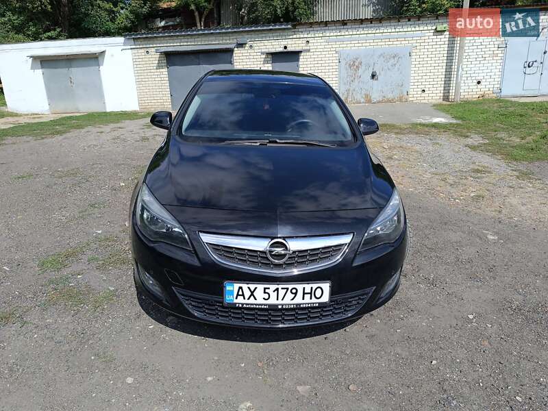 Хэтчбек Opel Astra 2010 в Богодухове фото 2 Хэтчбек Opel Astra 2010 в Богодухове