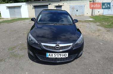 Хэтчбек Opel Astra 2010 в 