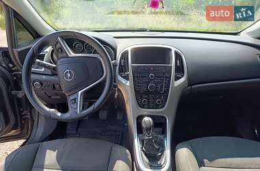 Хэтчбек Opel Astra 2010 в 