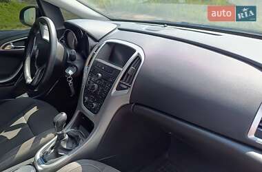 Хэтчбек Opel Astra 2010 в 