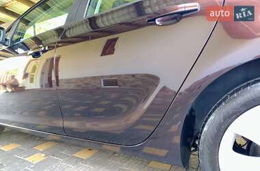 Хетчбек Opel Astra 2013 в 