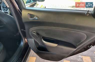 Хетчбек Opel Astra 2013 в 