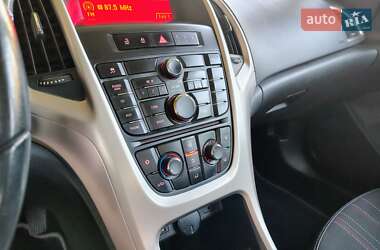 Хетчбек Opel Astra 2013 в 