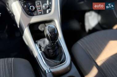 Хэтчбек Opel Astra 2011 в 