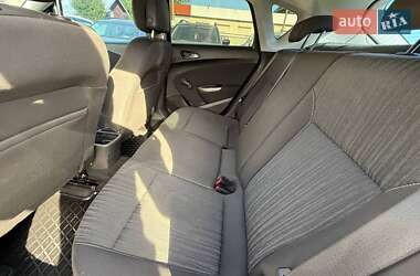 Хэтчбек Opel Astra 2011 в 