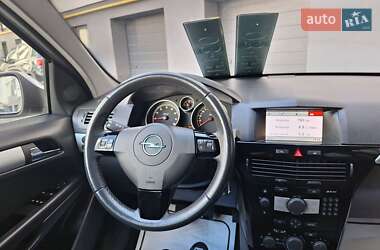 Универсал Opel Astra 2010 в 