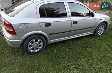 Хэтчбек Opel Astra 2000 в 
