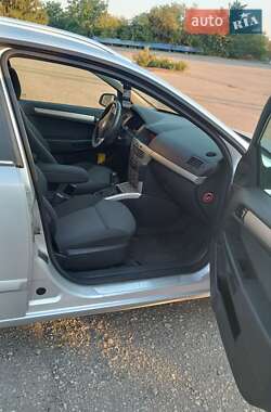 Универсал Opel Astra 2007 в 