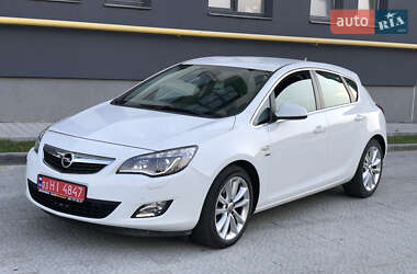 Хэтчбек Opel Astra 2011 в 
