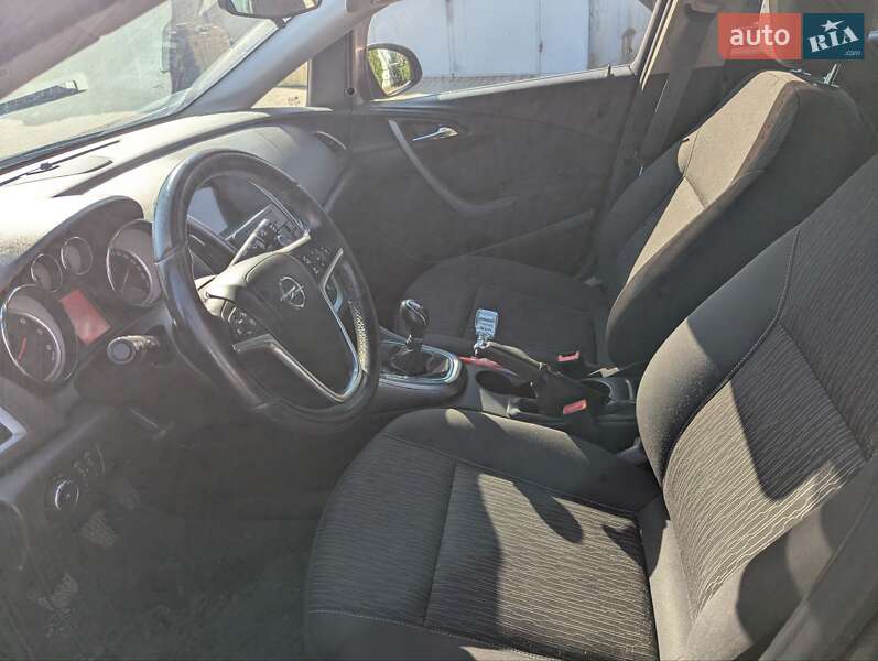 Универсал Opel Astra 2015 в Ивано-Франковске