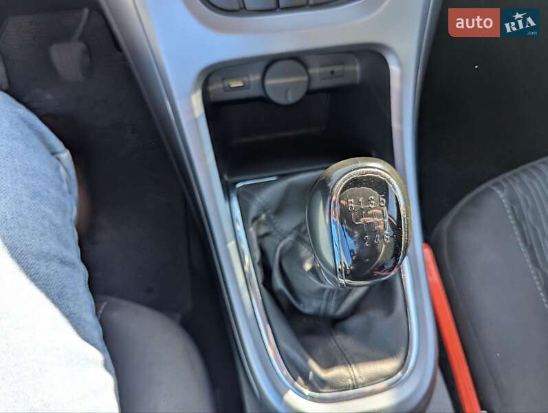 Универсал Opel Astra 2015 в Ивано-Франковске