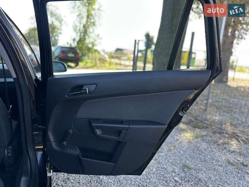 Универсал Opel Astra 2006 в Виннице
