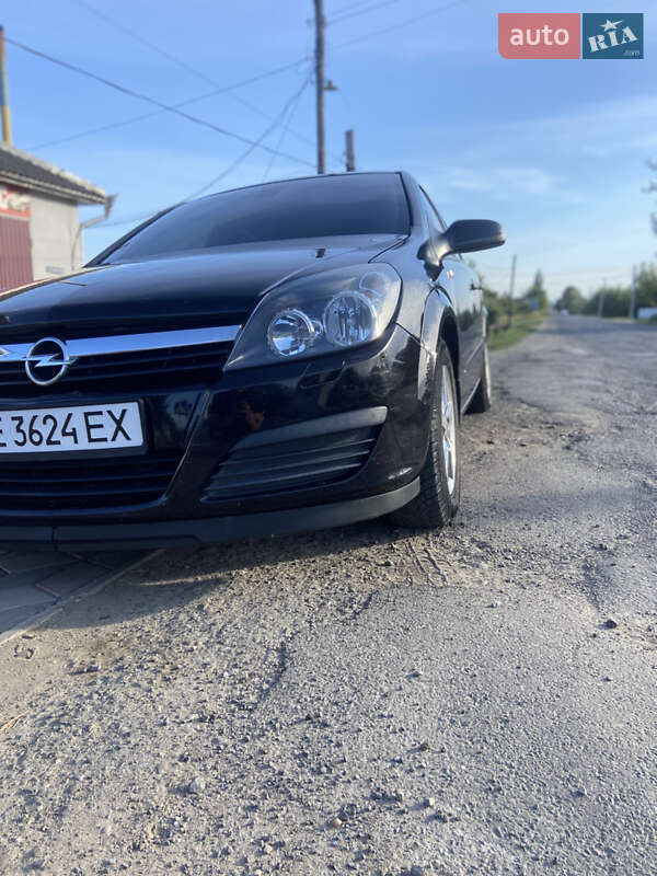 Хетчбек Opel Astra 2006 в Чернівцях