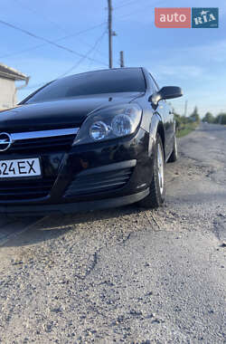 Хэтчбек Opel Astra 2006 в 