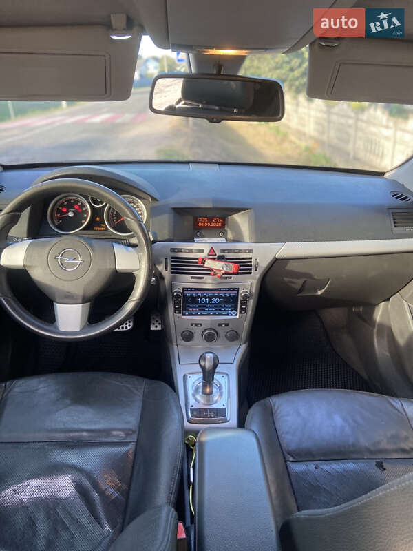 Хетчбек Opel Astra 2006 в Чернівцях