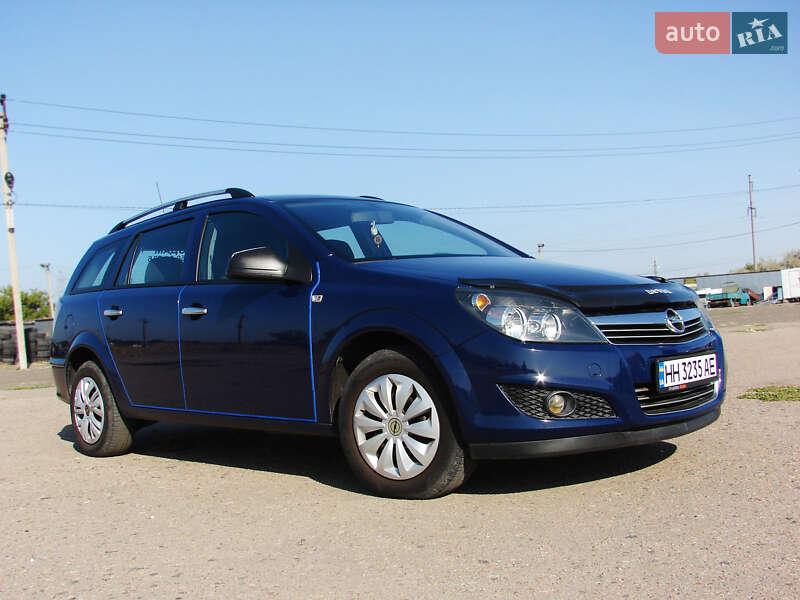 Универсал Opel Astra 2011 в Одессе
