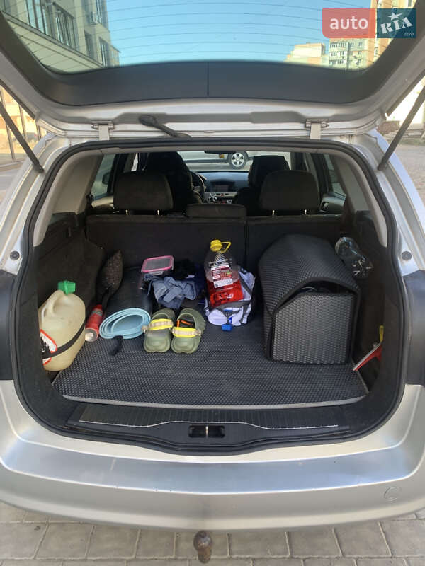 Универсал Opel Astra 2008 в Ивано-Франковске