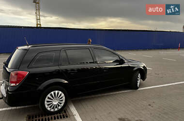Универсал Opel Astra 2005 в 