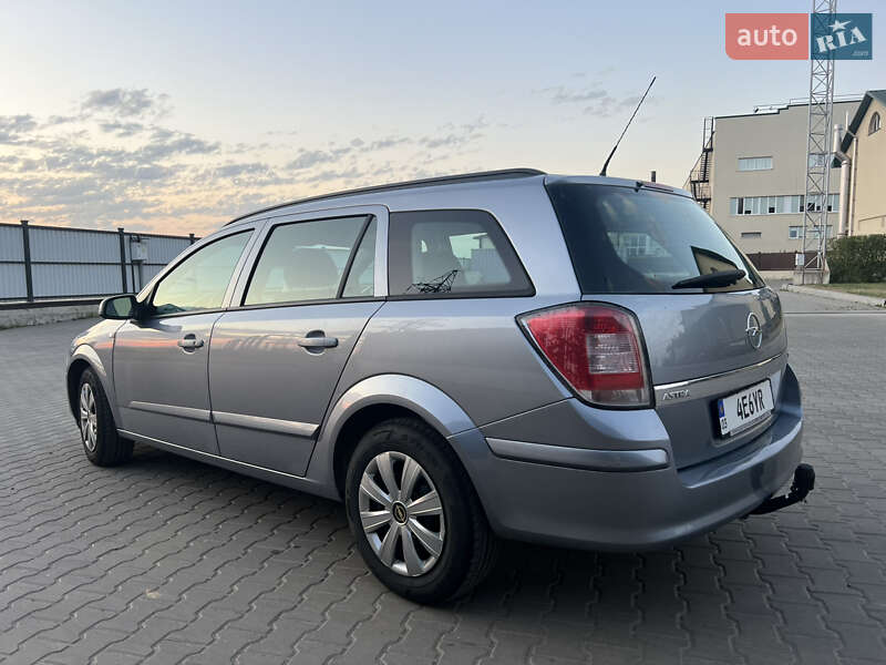Универсал Opel Astra 2008 в Рожище