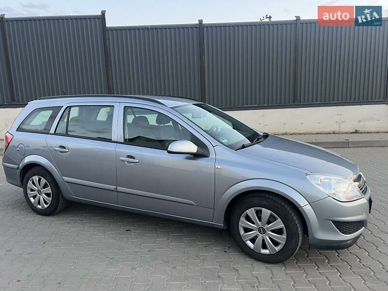 Универсал Opel Astra 2008 в Рожище