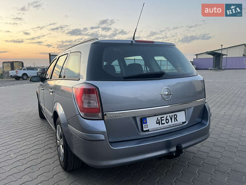 Универсал Opel Astra 2008 в Рожище