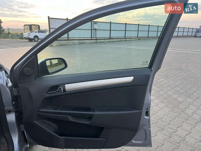 Универсал Opel Astra 2008 в Рожище