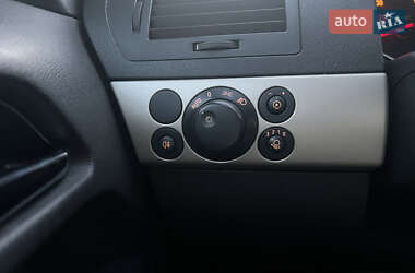 Универсал Opel Astra 2008 в Рожище