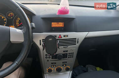 Универсал Opel Astra 2008 в Рожище