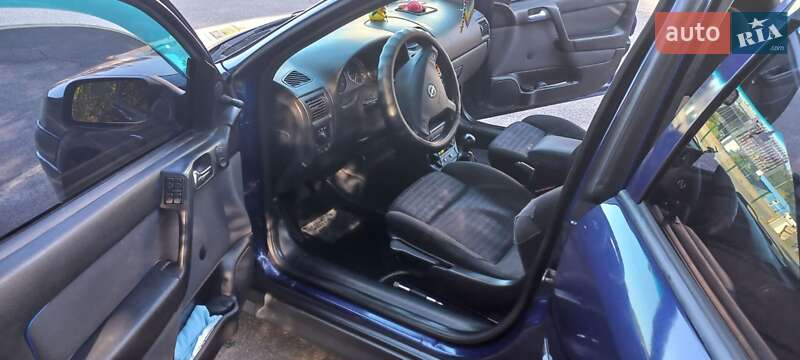 Универсал Opel Astra 2004 в Киеве