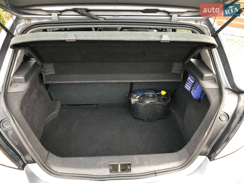 Хэтчбек Opel Astra 2004 в Стрые