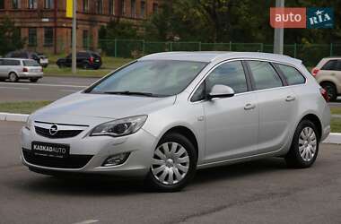 Універсал Opel Astra 2010 в Харкові