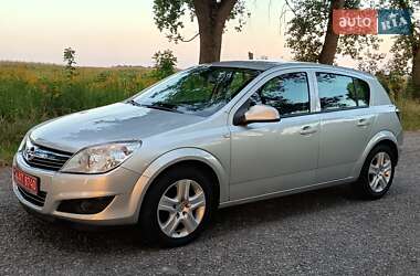 Хэтчбек Opel Astra 2009 в 