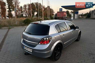 Хэтчбек Opel Astra 2007 в 