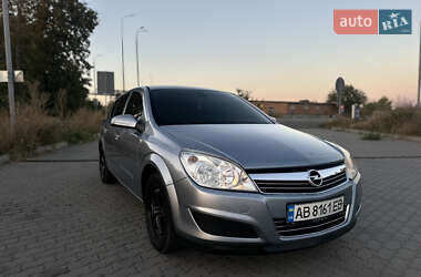 Хэтчбек Opel Astra 2007 в 