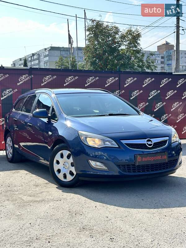 Универсал Opel Astra 2011 в 