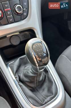 Универсал Opel Astra 2011 в 