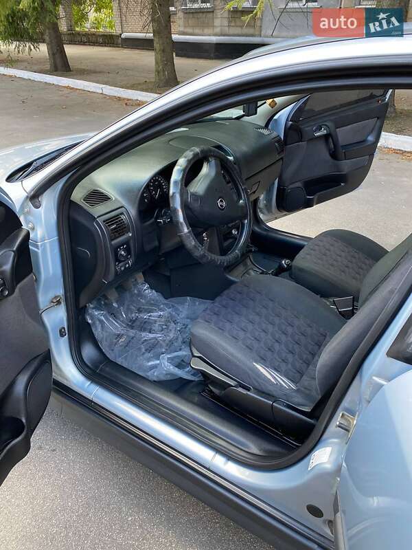 Седан Opel Astra 2004 в Желтых Водах