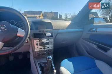 Универсал Opel Astra 2005 в 