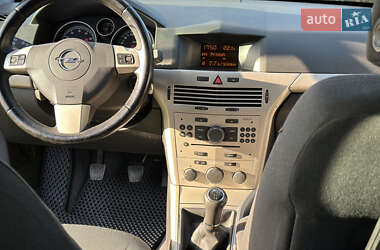 Универсал Opel Astra 2007 в 