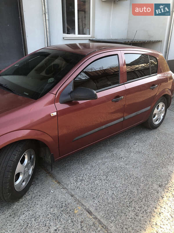 Хэтчбек Opel Astra 2006 в Николаеве