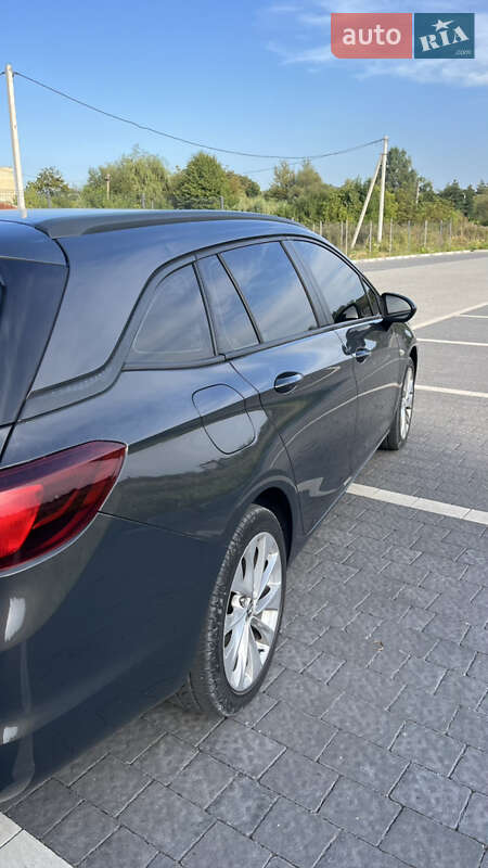 Універсал Opel Astra 2016 в Львові