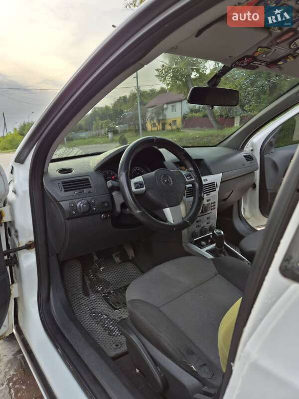 Хетчбек Opel Astra 2013 в Миколаєві