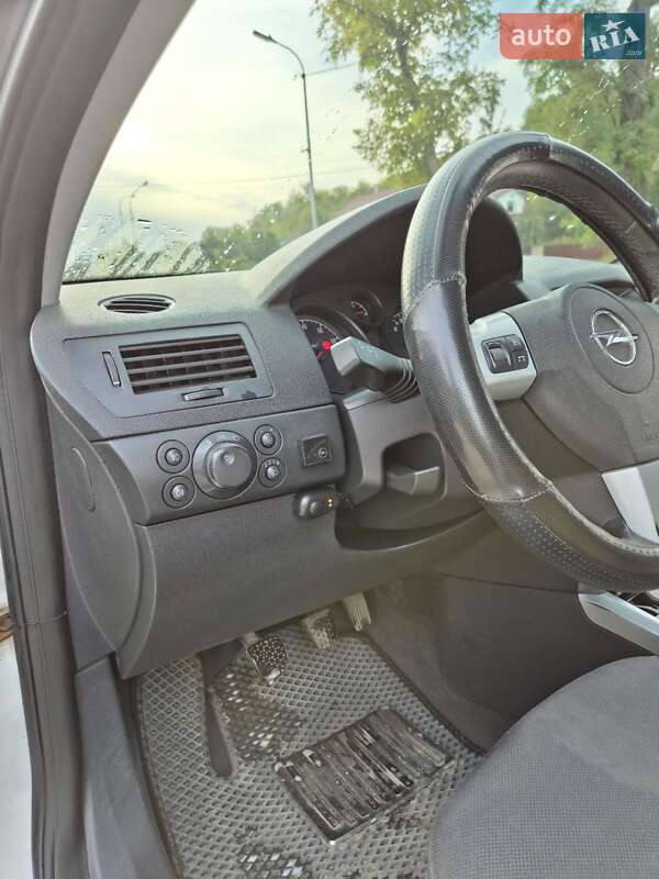 Хетчбек Opel Astra 2013 в Миколаєві